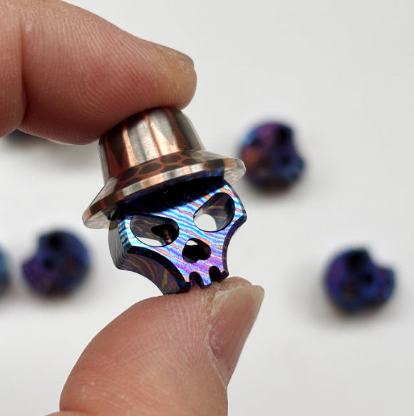 Titanium Alloy Skull EDC Tail Rope Knife Pendant Accessory Clasp